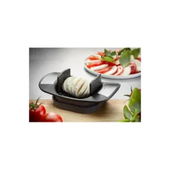 Coupe tomate et coupe mozzarella Caprese