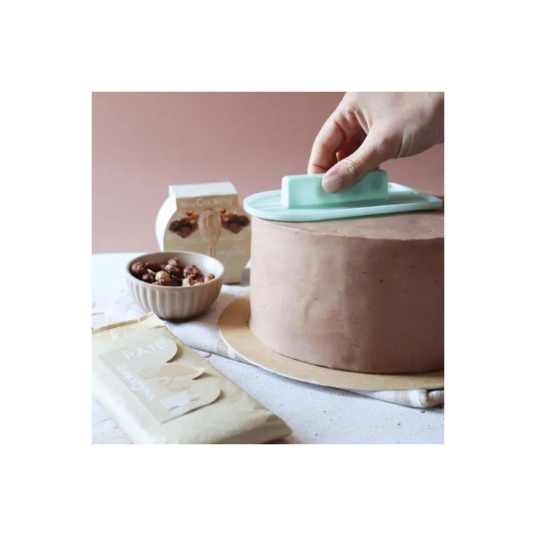 Pâte de modelage à la noisette 250g
